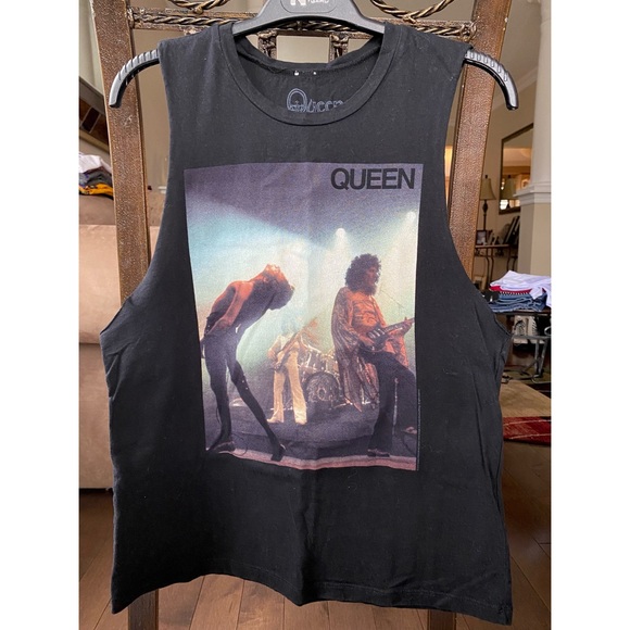 Hot Topic “Queen” Band Tank Top - Picture 2 of 2